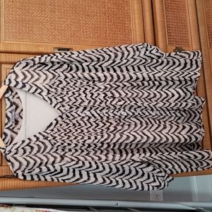 Roz & Ali cream, black, and gray printed  tunic with attached sleeveless top